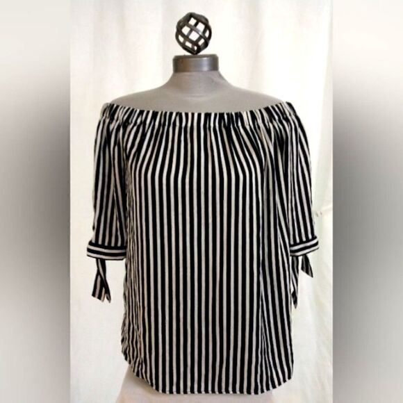 H&M Tops - H&M Blouse Short Sleeve Top Black & White Stripes SZ 12 Bow Ties
